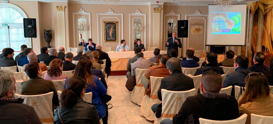 Banca Pueyo y la Asociación de Comerciantes y Empresarios de Fuenlabrada, firman un convenio de colaboración.