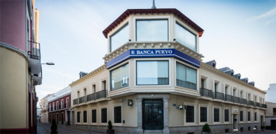 Banca Pueyo adelanta el pago del paro al 3 de mayo (domingo).