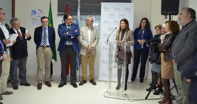 Los trabajadores de Banca Pueyo reciben un reconocimiento por parte de la Asociación Española contra el Cáncer