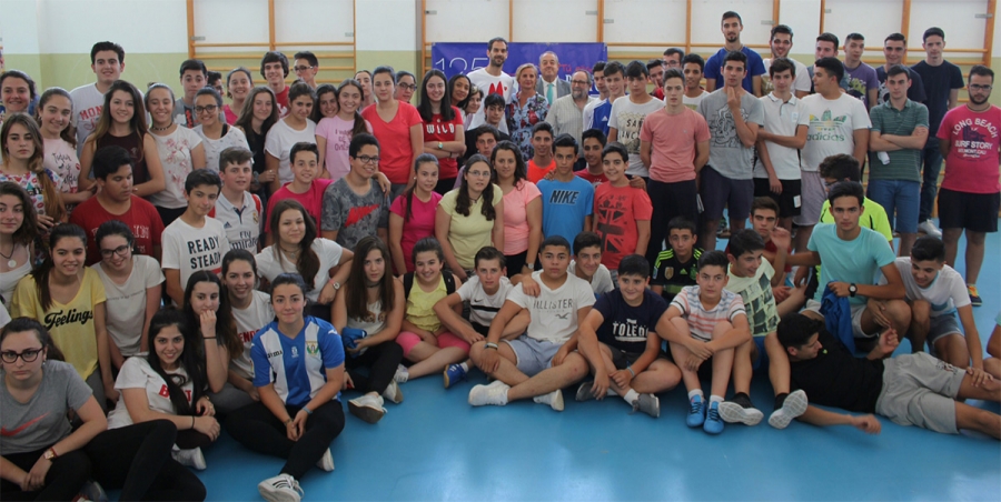 Más de seis mil jóvenes han participado en el programa “Pon un Tapón al botellón” desde su puesta en marcha